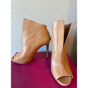 Vince Camuto Rora Peep Toe Leather Ankle Booties Camel Tan Size 6.5
